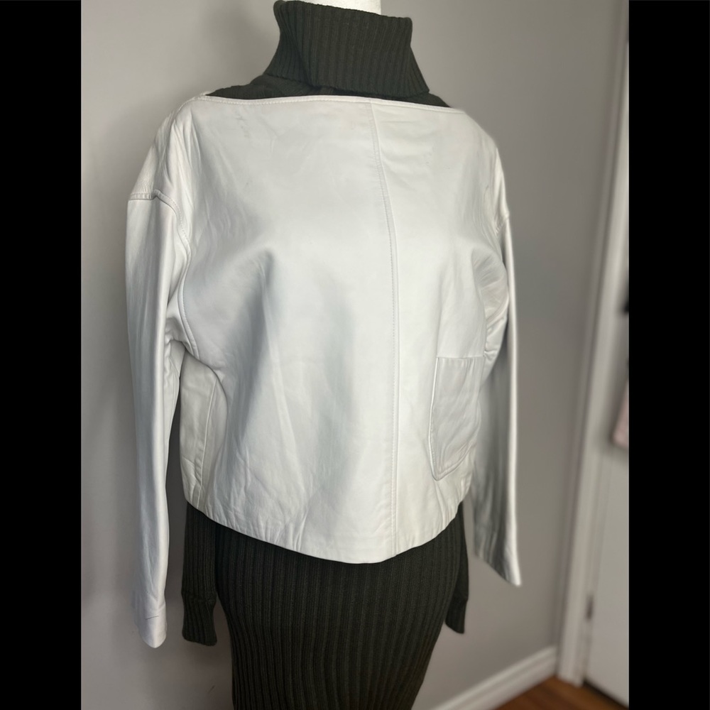 Ellen Tracy Cream Colored Leathrr Top !